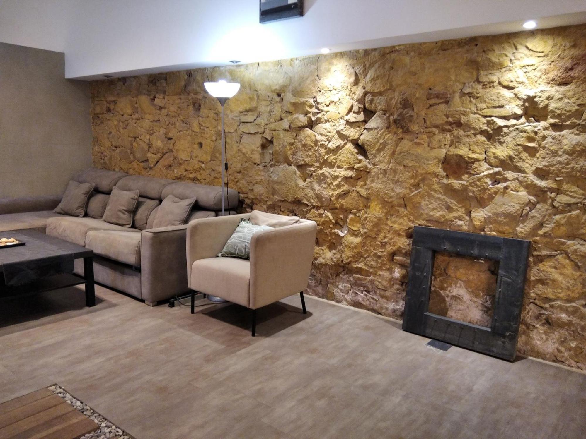 Aparteasy - Monument, Large, Cosy Apartment Barcelona